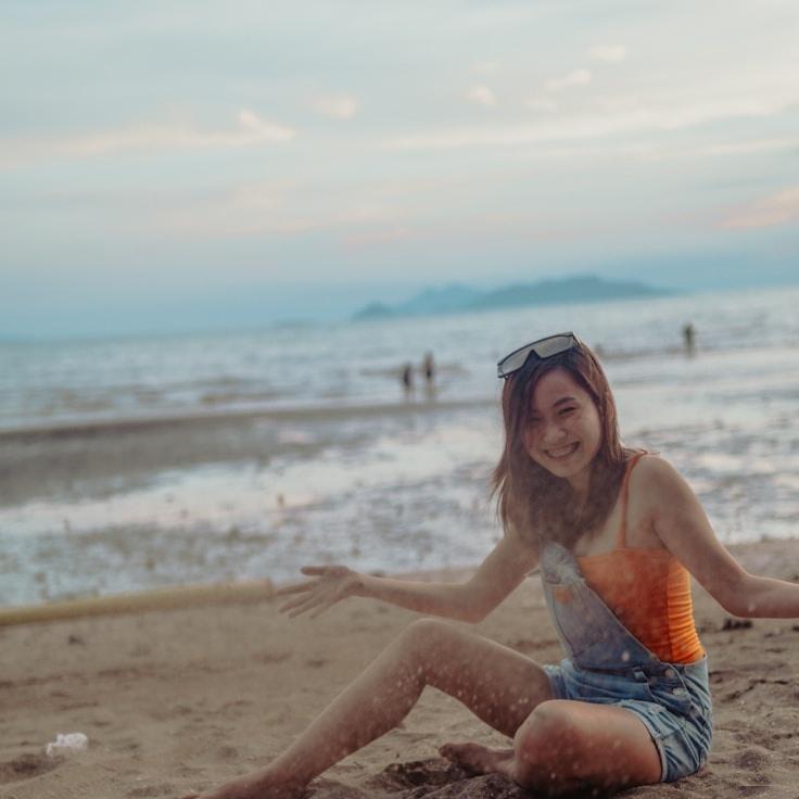 Portrait of Ananya meditation instructor